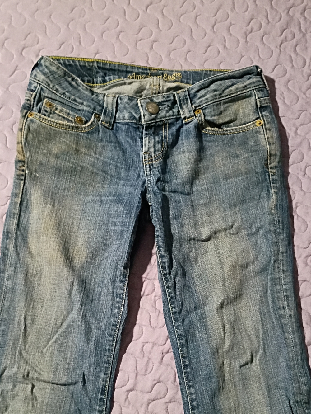 American Eagle Women's Faded Blue Jeans